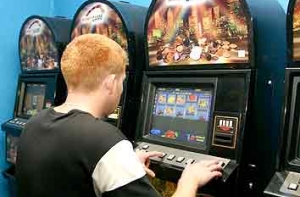 Латвийская армия будет воевать [с «однорукими бандитами»]