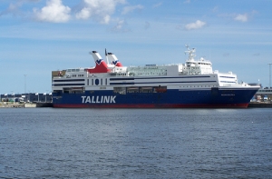 Паром Рига-Стокгольм [отправился в путь] только утром