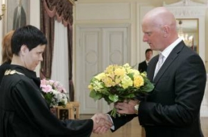 Судьи встретят Новый год со [старыми зарплатами]