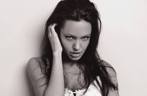 Анджелина Джоли [готовится стать бабушкой]