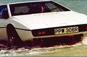 Автомобиль-амфибию Джеймса Бонда [выставят на аукцион]