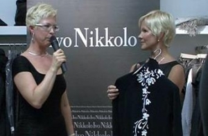 Первая леди Эстонии [придумала платье ]