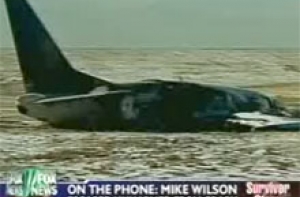 Американский блоггер [описал авиакатастрофу прямо из горящего лайнера]