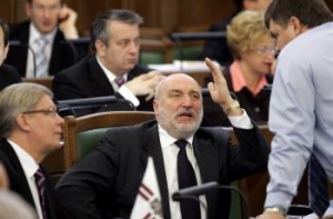 Годманис просит Сейм поддержать [план правительства]