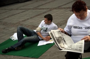 Министры [чуть не подрались] из-за газет. Пресса выйдет «в трауре»