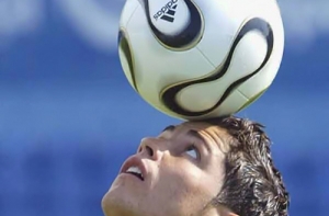 [Криштиану Роналду] стал обладателем «Золотого мяча»