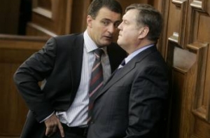 ЦС: деньги МВФ [должно тратить новое правительство]