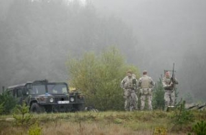 На Адажском полигоне снова ДТП: [двое солдат пострадали]