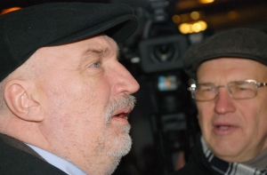 Премьер: правительство [продолжит непрерывно работать]