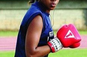 Чемпионка мира по боксу [погибла в автокатастрофе]