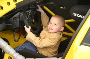 Боясь опоздать в школу, 6-летний американец [«угнал» машину у родителей]