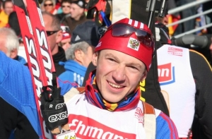 Российский биатлонист [завоевал золото на этапе Кубка мира]