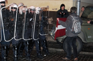 [Полиция все же стреляла во время] беспорядков 13 января