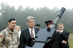 Латвийские солдаты [подозреваются в контрабанде оружия] из Ирака