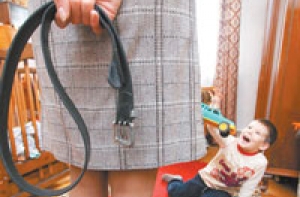 Треть взрослых поддерживает [физическое наказание детей]