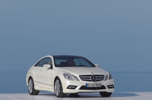 Компания Mercedes-Benz [представила информацию] о новом купе E-класса