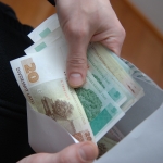 Работодатели вернулись к [зарплатам в конвертах]