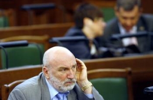 Ивар Годманис [остался на посту премьера]