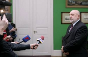 Годманис больше [не будет говорить о политике]