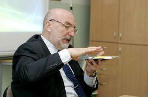 [Годманис обсудит с МВФ вопросы] социальной политики