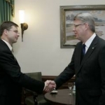 Политологи: выбор президента логичен, [дело за правительством]