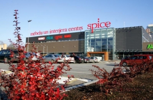 Владельцы магазинов Spice [сами обслужат покупателей]