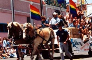 Участие калифорнийских пожарных [в гей-параде признали оскорблением]