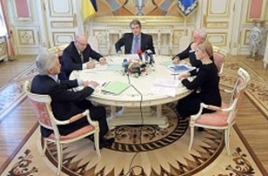 Ющенко предложил [Тимошенко перемирие]