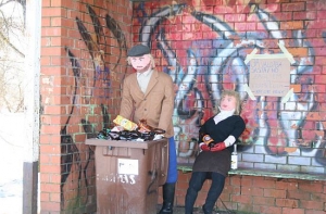 В Валкском районе [протестуют куклы]