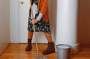 Рижские [исполнительные дирекции экономят] на уборщицах