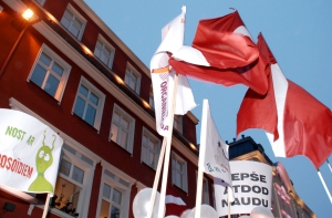 Учителя [готовы бастовать во время] экзаменов