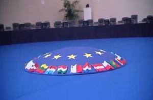ECOFIN: Латвия должна [удержать дефицит бюджета в 5%]