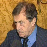 Василий Аксенов [в реанимации в критическом состоянии]