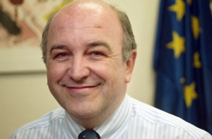 Комиссар ЕС: Европу ожидает [осень социальных протестов]