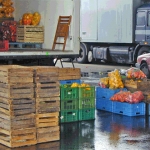 Народу снова [вернут дешевые торговые базы]