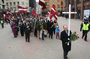 [Латвия вспомнит о жертвах] коммунистического геноцида