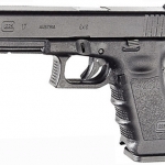 Годманис подарил [Винетсу Велдре пистолет]