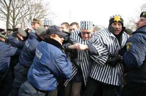 Дума не знает, [кого пускать к Милде 16 марта] - легионеров или антифашистов