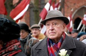 МИД России обвинил [власти Латвии в потакании неонацистам]