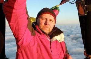 Латвийский воздухоплаватель [поднимется на высоту Эвереста]