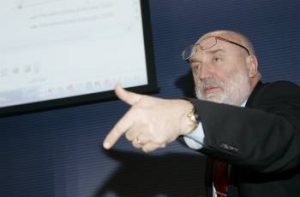 Экс-премьер: [поправки к бюджету нужно принять] срочно