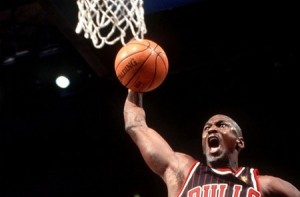 Майкл Джордан в сентябре [займет свое место в Зале славы НБА]