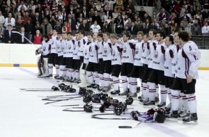 Больше всего бросков сделали [Ципулис и Редлихс]