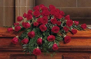 Две американки заработали [миллион на фальшивых похоронах]