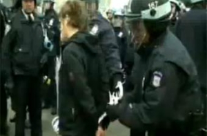 [В Нью-Йорке арестованы] протестовавшие студенты