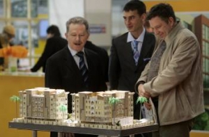 Рижская дума собирается [скупать квартиры должников]