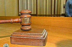 [Дело о шествии секс-меньшинств:] зал суда переполнен