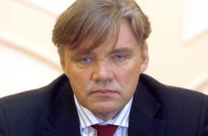 [Крауклис, Маршанс и Дрипе были вынуждены] оставить должности