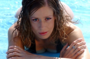 [Подруги Берлускони звали его «папочкой»], утверждает одна из них