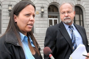 Американка заплатит [2 млн. долларов за скачивание песен из интернета]